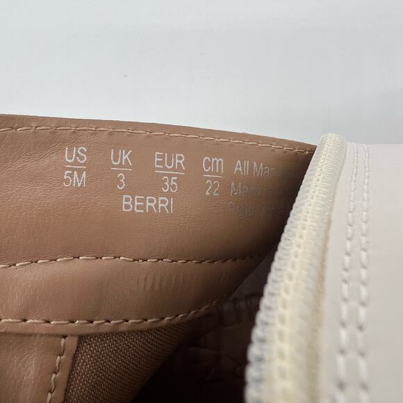 Naturalizer Berri Ankle Boot Womens Size 5 Cream Leather Gold Details Bootie - Picture 10 of 10